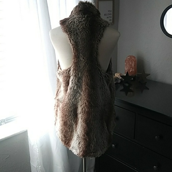 Vest - Picture 2 of 3